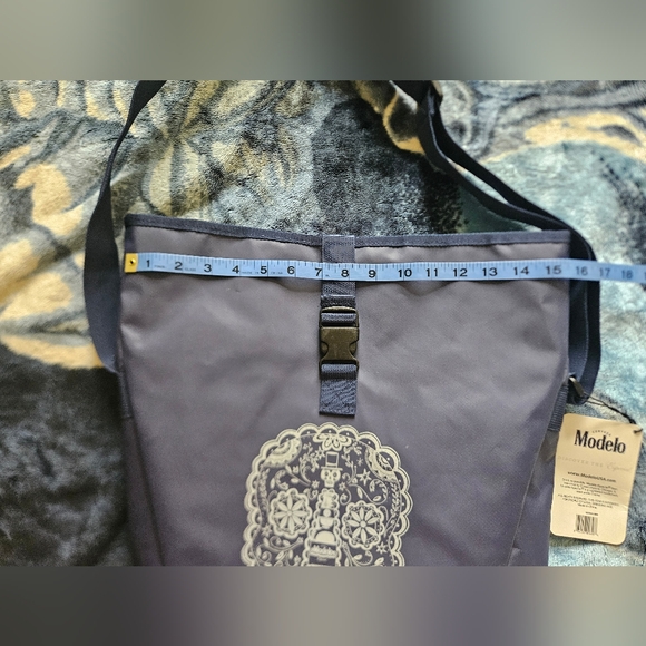 Modelo Insulated Messenger Cooler - Picture 2 of 7